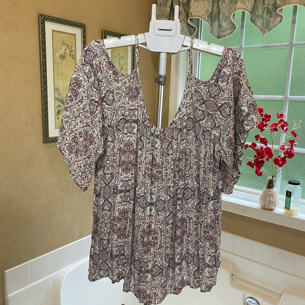 Torrid Size 2 cold shoulder ladies top